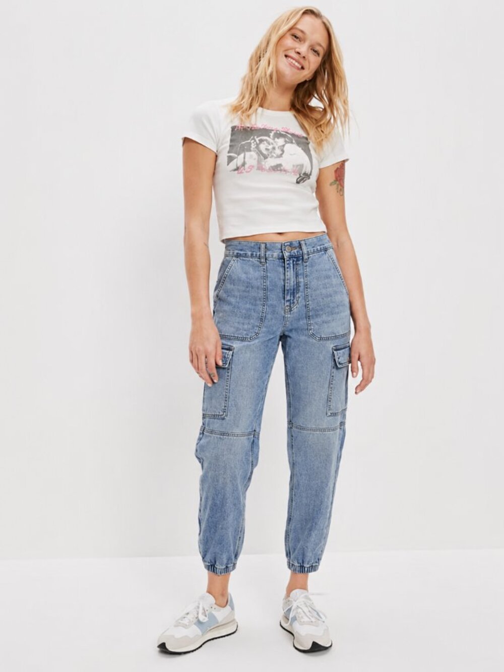 American Eagle High Rise Cargo Jogger Jeans Light Wash Denim Size 16